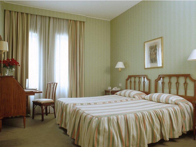 Hotel Commodore روما الغرفة الصورة